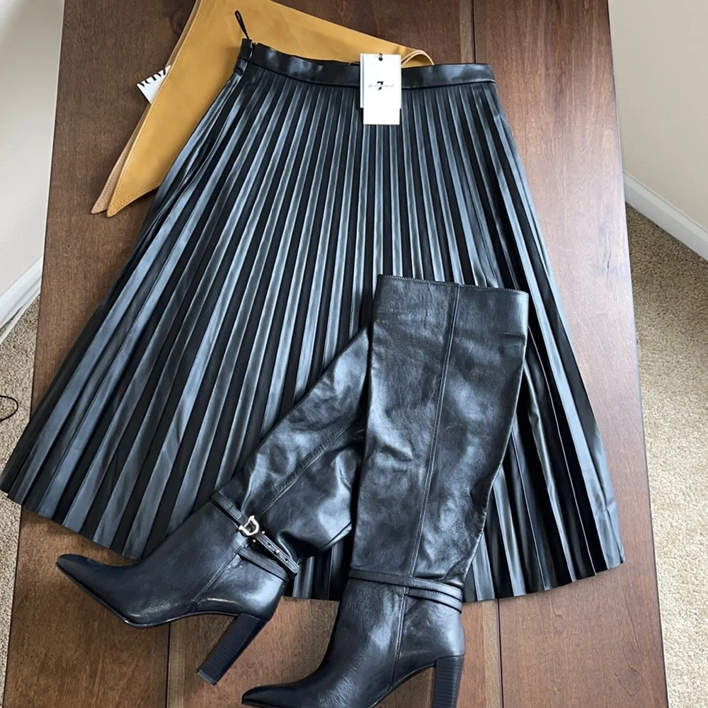 7 For All Mankind Black Pleated Midi Skirt - Picture 4 of 11